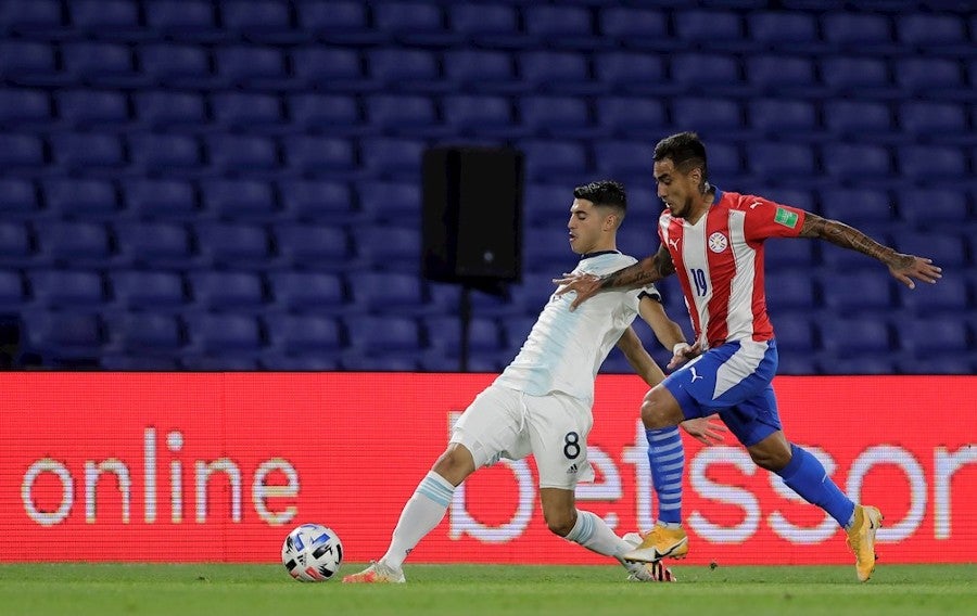 Exequiel Palacios en partido ante Paraguay