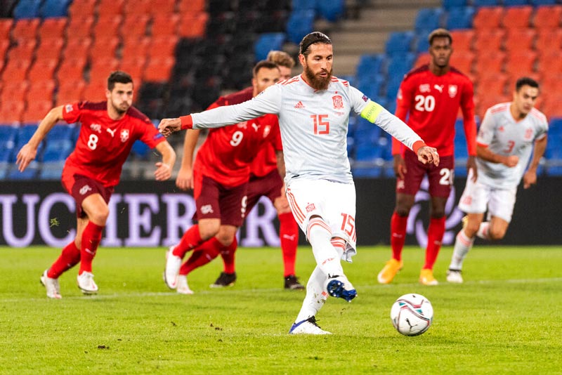 El capitán en un partido de España