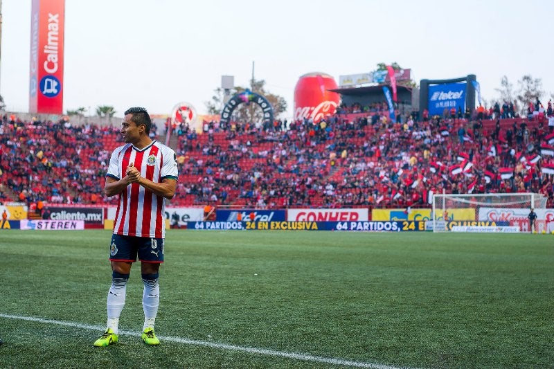 Aris Hernández en su paso por Chivas