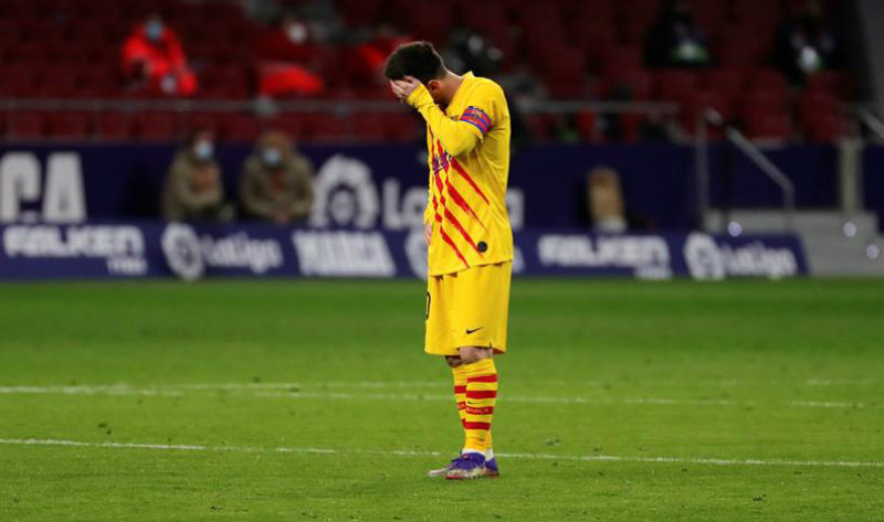 Lionel Messi no lució en el duelo ante los colchoneros