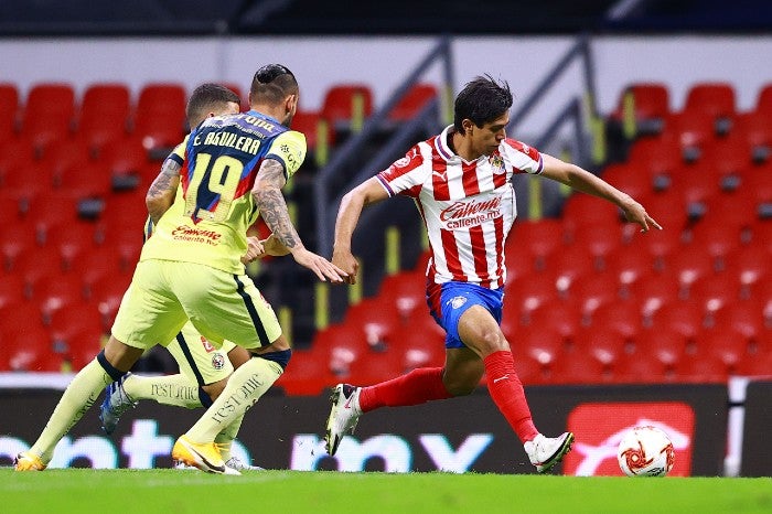 Macías, durante el último Clásico Nacional