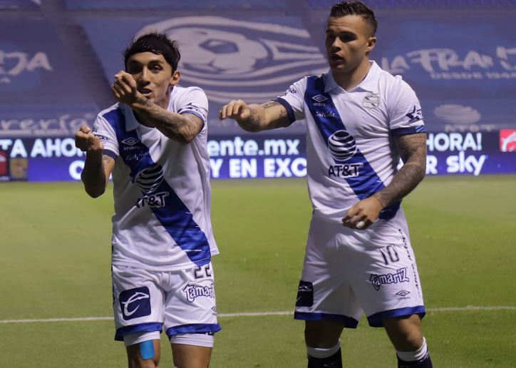 Omar Fernández festeja su gol ante León