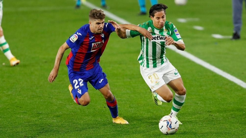 El mexicano Diego Lainez en la derrota ante el Eibar