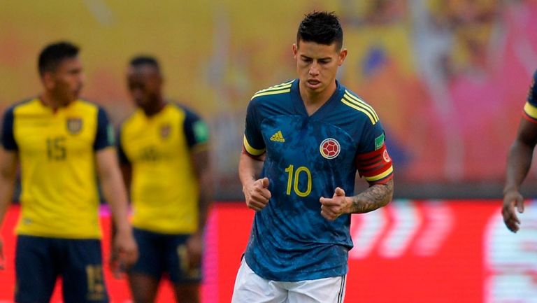 James en un partido con la selección de Colombia