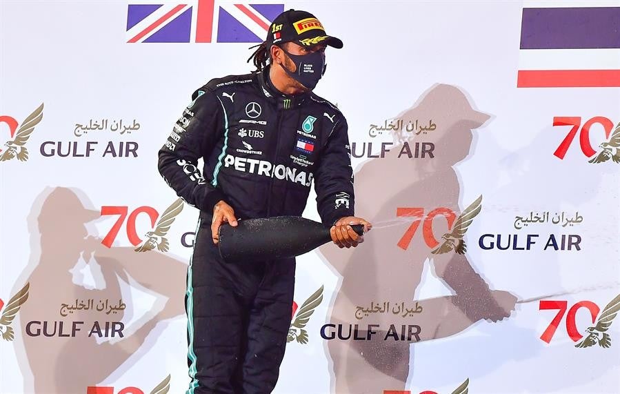 Lewis Hamilton dio positivo a Covid-19