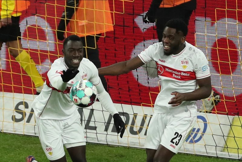Silas Wamangituka celebrando un gol a favor del Stuttgart