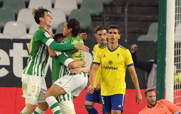 El atacante en el festejo del gol 