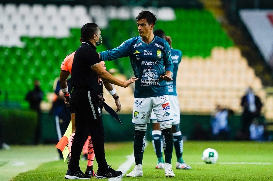 Ignacio Ambriz con Ignacio González en un partido con el León