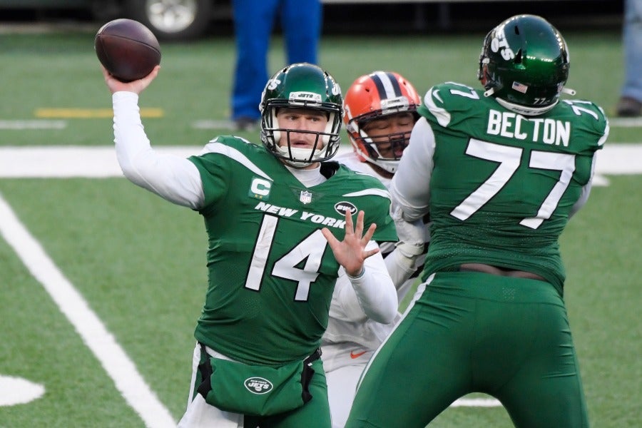 Sam Darnold en el partido entre los Jets y los Browns