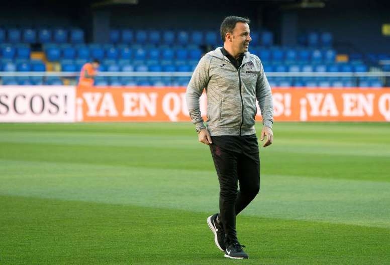 Javier Calleja como técnico de un partido del Villarreal
