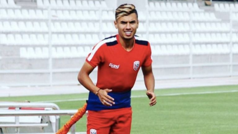 Hamani en un entrenamiento con el Atlético de Tetuán 