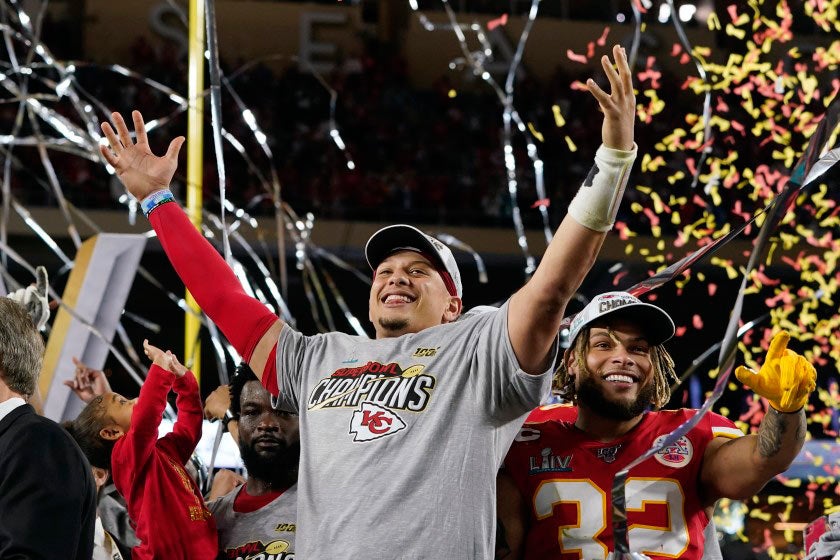 Mahomes festeja con los Chiefs en el Super Bowl LIV