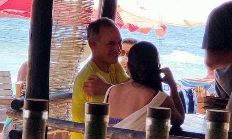 FACEBOOK: OMAR GASGA Gatell de vacaciones