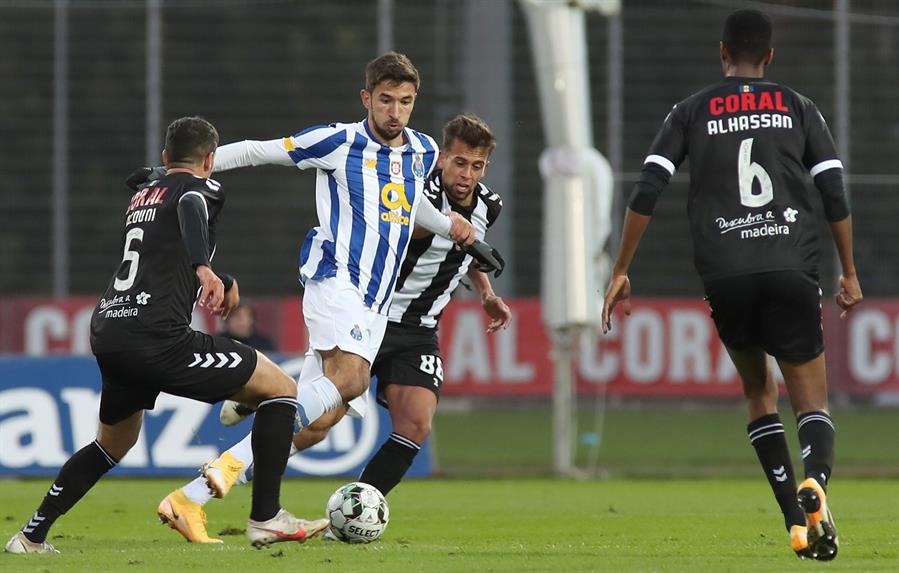 Acción en el Nacional vs Porto