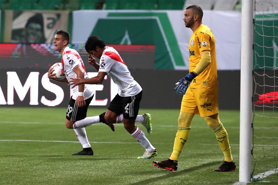 Jugadores de River Plate tras anotar a Palmeiras