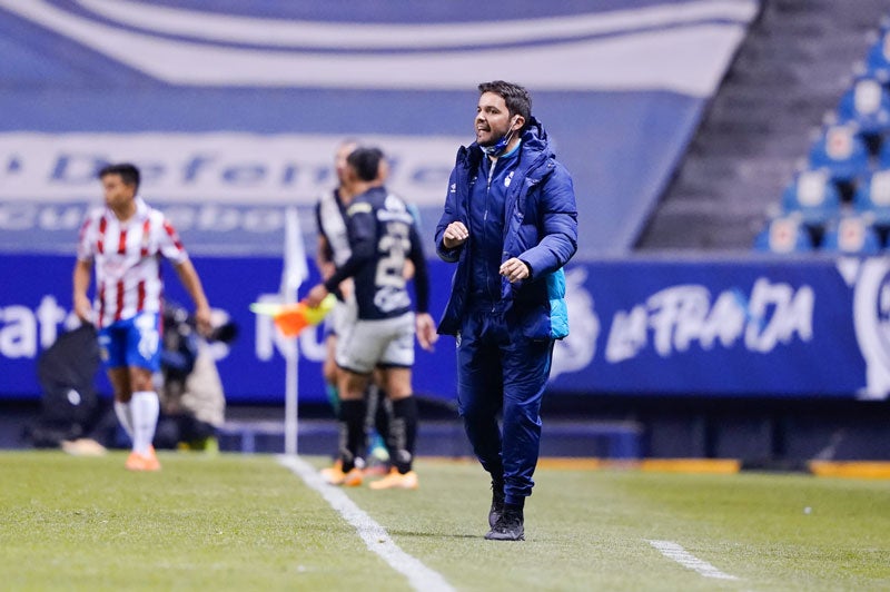 El técnico del Puebla en el partido contra Chivas