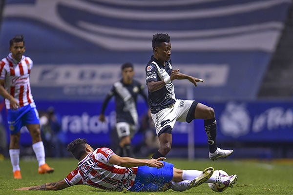 El africano en el juego contra Chivas