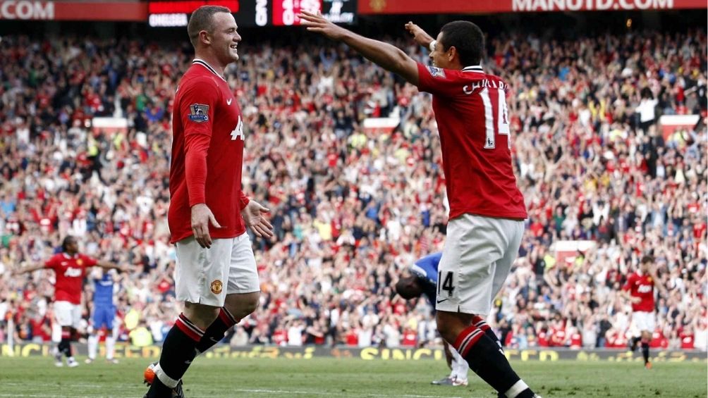 Chicharito y Rooney en un partido con el United 