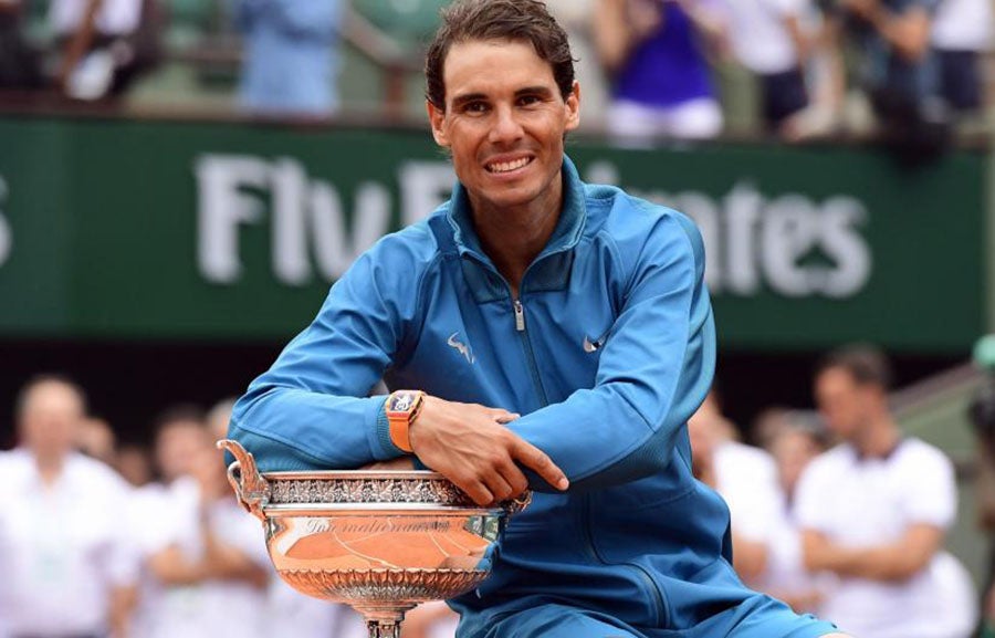 Nadal con el trofeo de Roland Garros