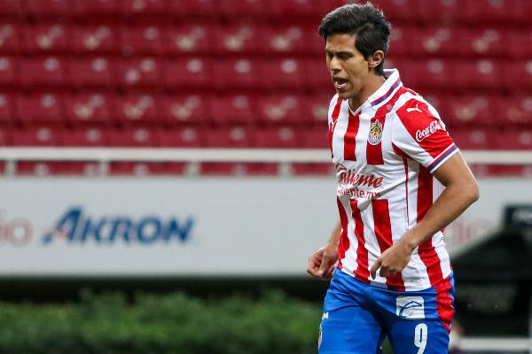 JJ Macías en festejo con Chivas