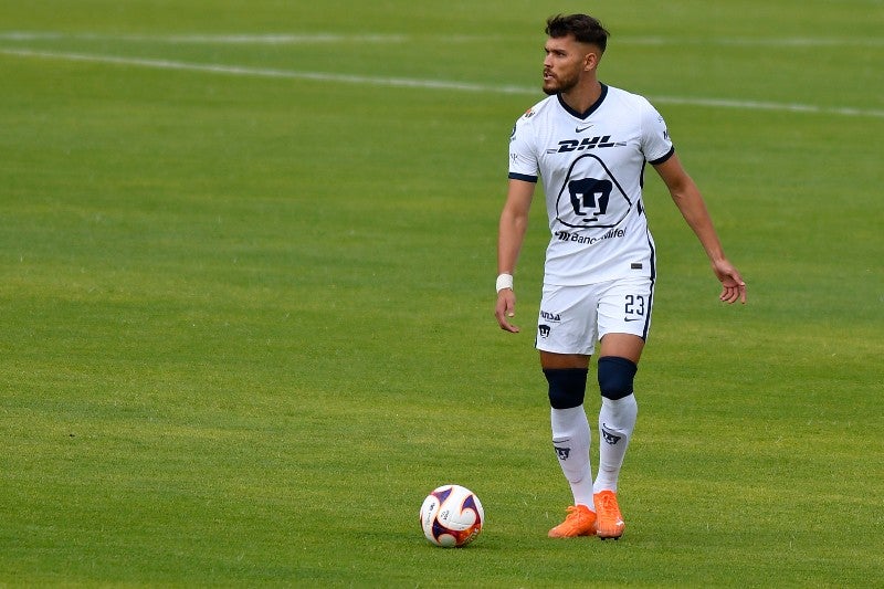 Freire en partido con Pumas