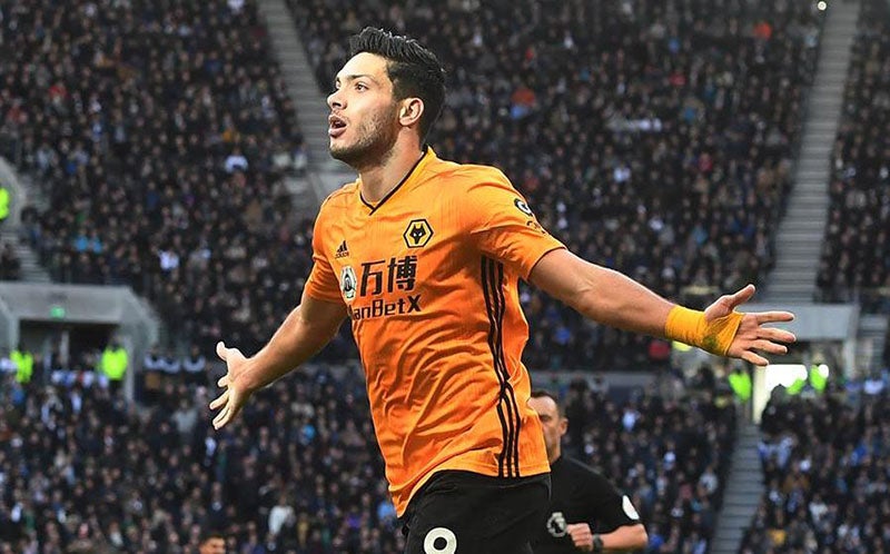 Raúl Jiménez festeja un gol con Wolves 