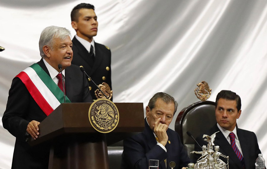 Enrique Peña Nieto en la toma de protesta de AMLO