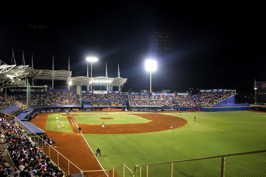 Estadio Eduardo Vasconcelos albergando un juego de la LMB