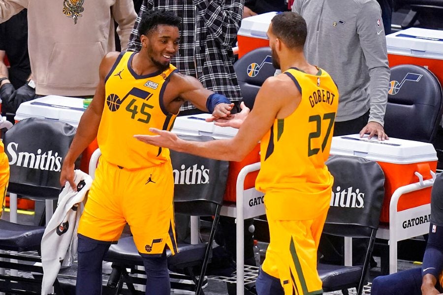 Mitchell junto a Gobert en un partido de Utah Jaxx