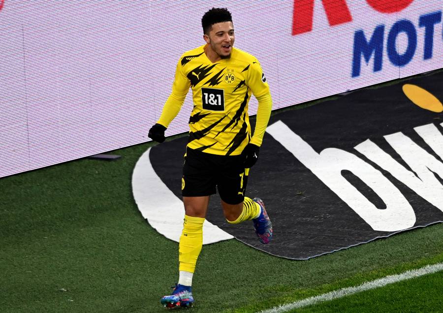 Jadon Sancho tras anotar gol a favor del Borussia Dortmund