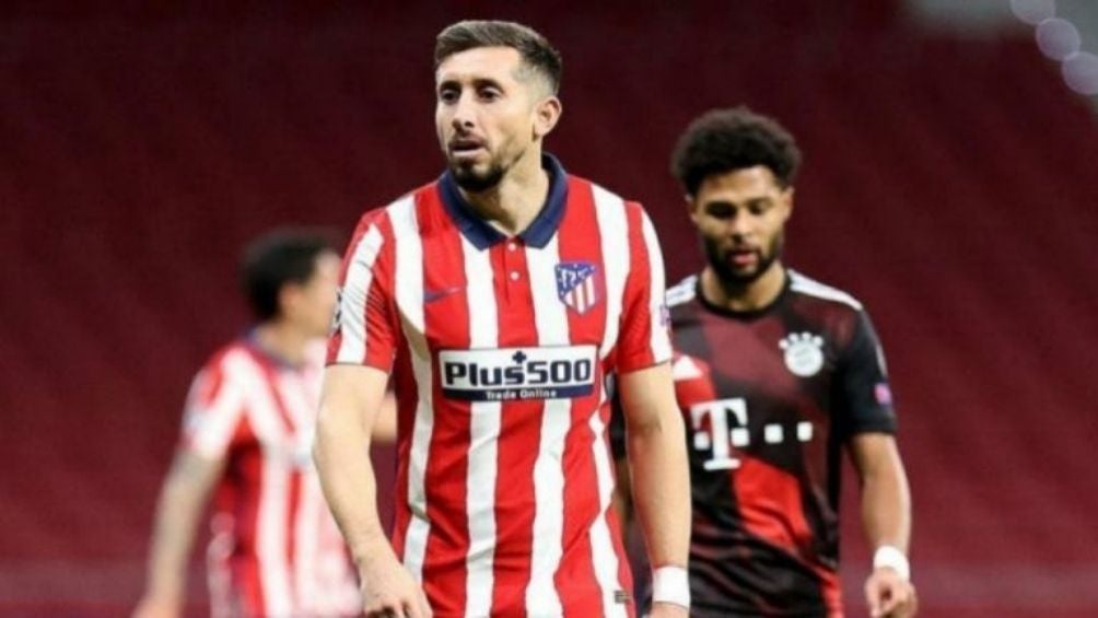 Héctor Herrera en partido con el Atlético 