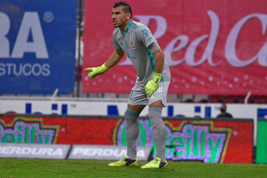 Guzmán en partido de Tigres