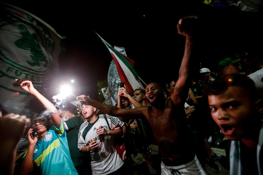 Afición del Palmeiras celebra el Título de su equipo