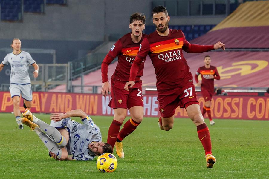 Spinazzola en acción ante Hellas Verona
