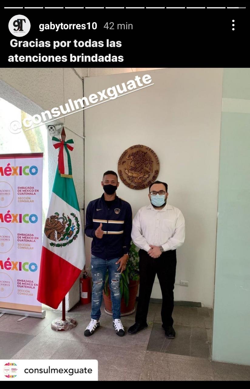 Torres en el Consulado de México en Guatemala