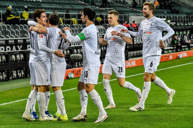 Jugadores del Borussia Mönchengladbach tras anotar un gol