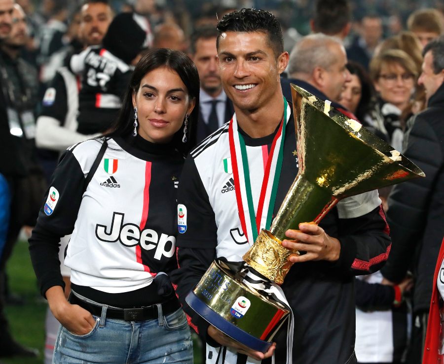Georgina Rodríguez y Cristiano Ronaldo tras ganar la Serie A