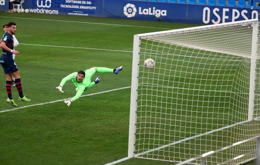 La acción del primer gol del Huesca