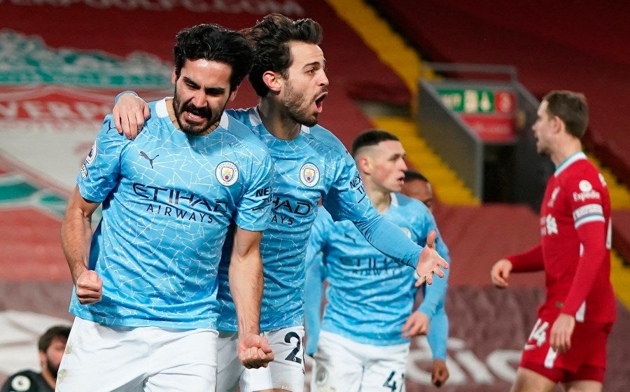 Gündogan y Bernardo Silva celebran un gol a favor