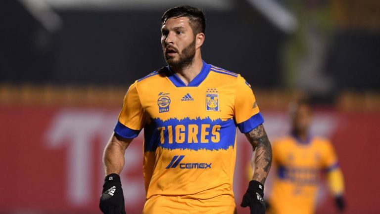 Gignac en partido con Tigres 