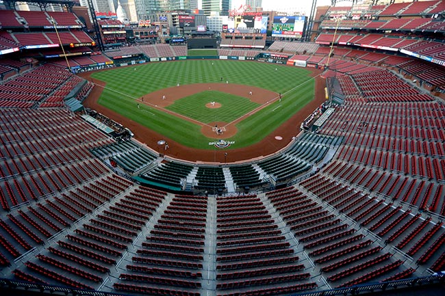 Busch Stadium, durante un juego de los Cardinals en 2020