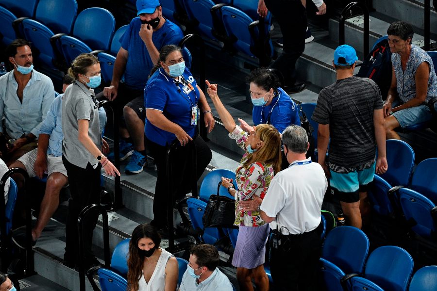 Mujer insultando a Rafael Nadal durante el Australian Open