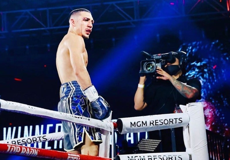 Teófimo López tras un combate de boxeo