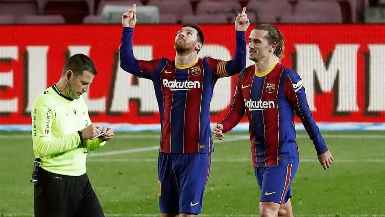 Lionel Messi celebra uno de sus dos tantos al Alavés