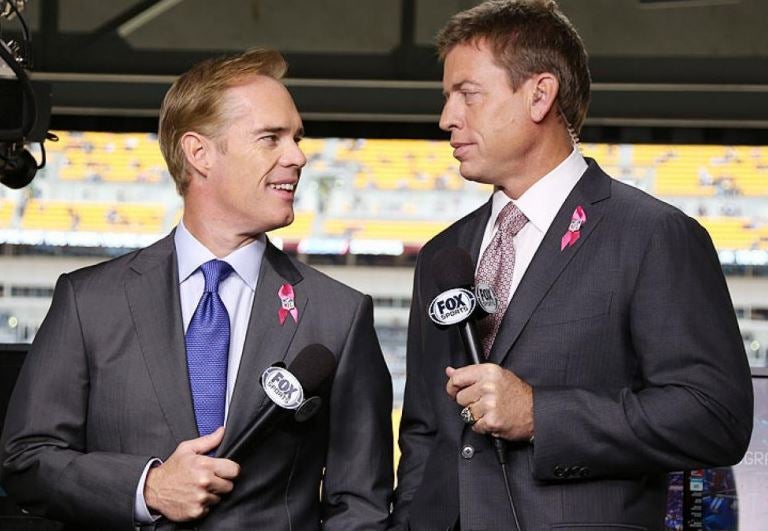 Joe Buck and Troy Aikman, debaten sobre un tema