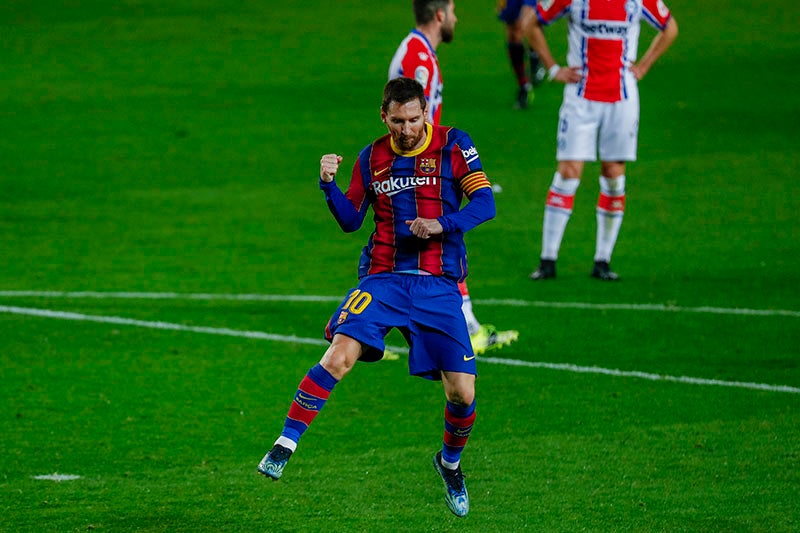 Lionel Messi festeja un gol ante el PSG en Camp Nou 