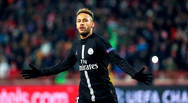 Neymar en partido con PSG