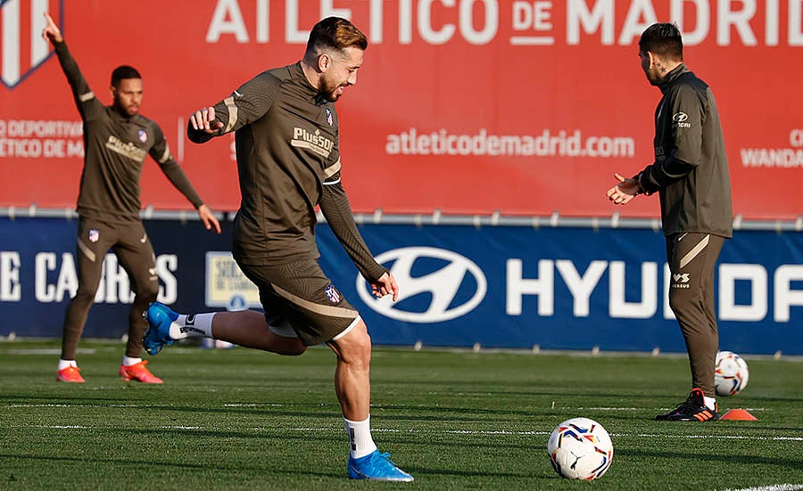 Héctor Herrera en práctica de los colchoneros