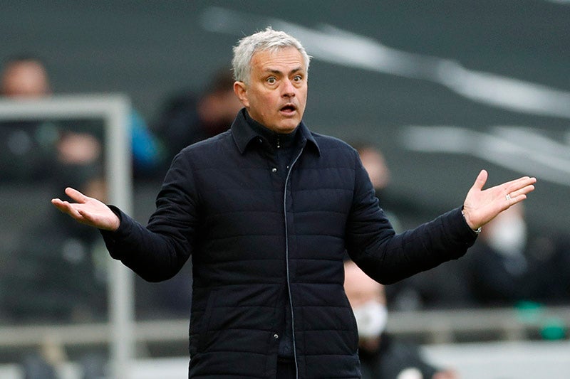 Mourinho durante un duelo del Tottenham 