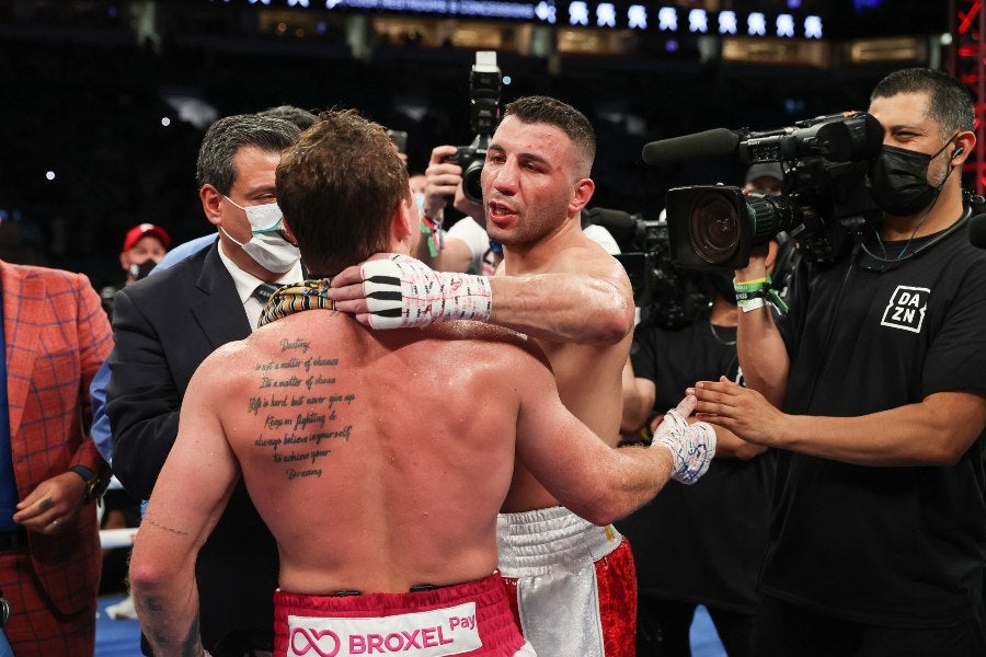 Avni Yildirim tras caer frente al Canelo Álvarez